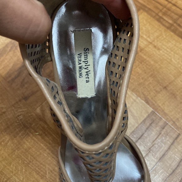 Heels - Picture 4 of 4